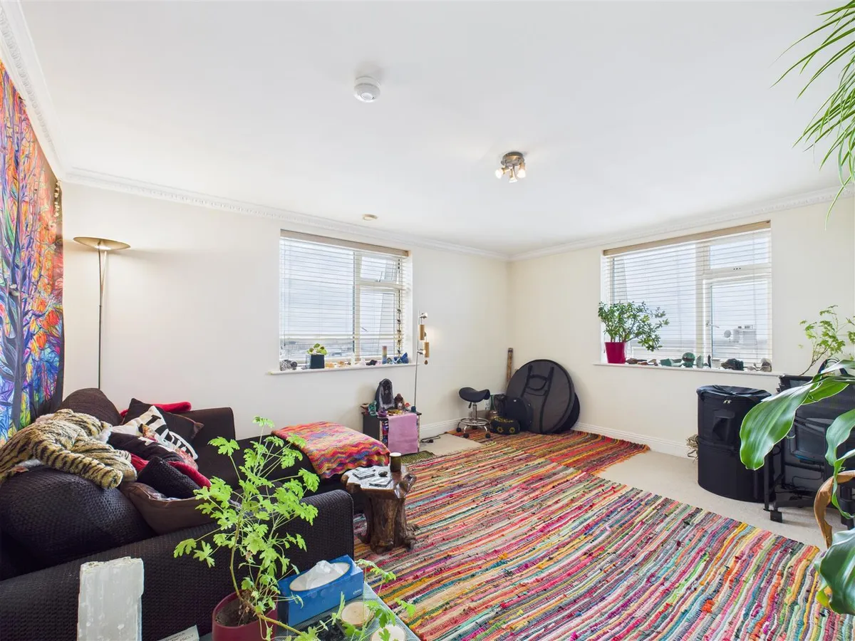 Westmount road st helier 34094443 cam05512 g0 pr0016 still007