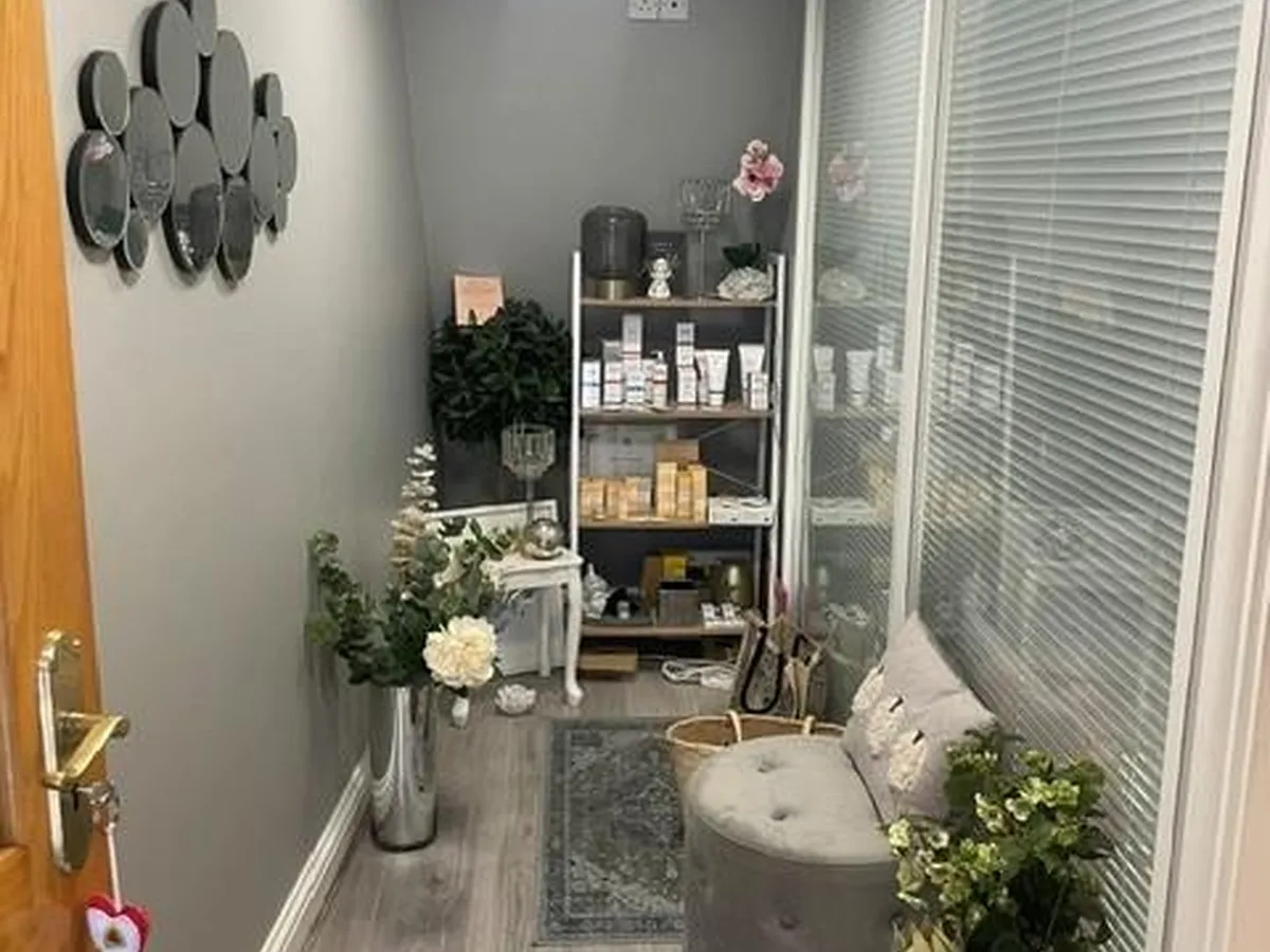 Charing cross st helier 34904709 salon 4