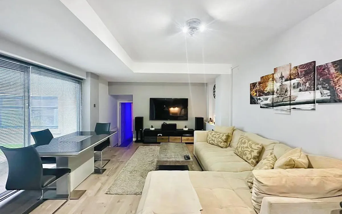 La route de st aubin st helier 34603075 7a1d8c78 2923 4b1e 9336 2dad293cc457