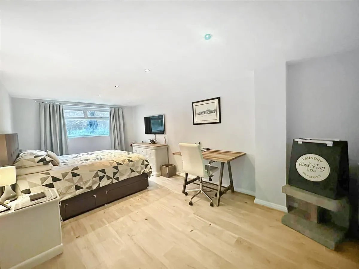 La route de st aubin st helier 34603075 1f6159ab 1971 4865 9b63 d7da2519d3fd