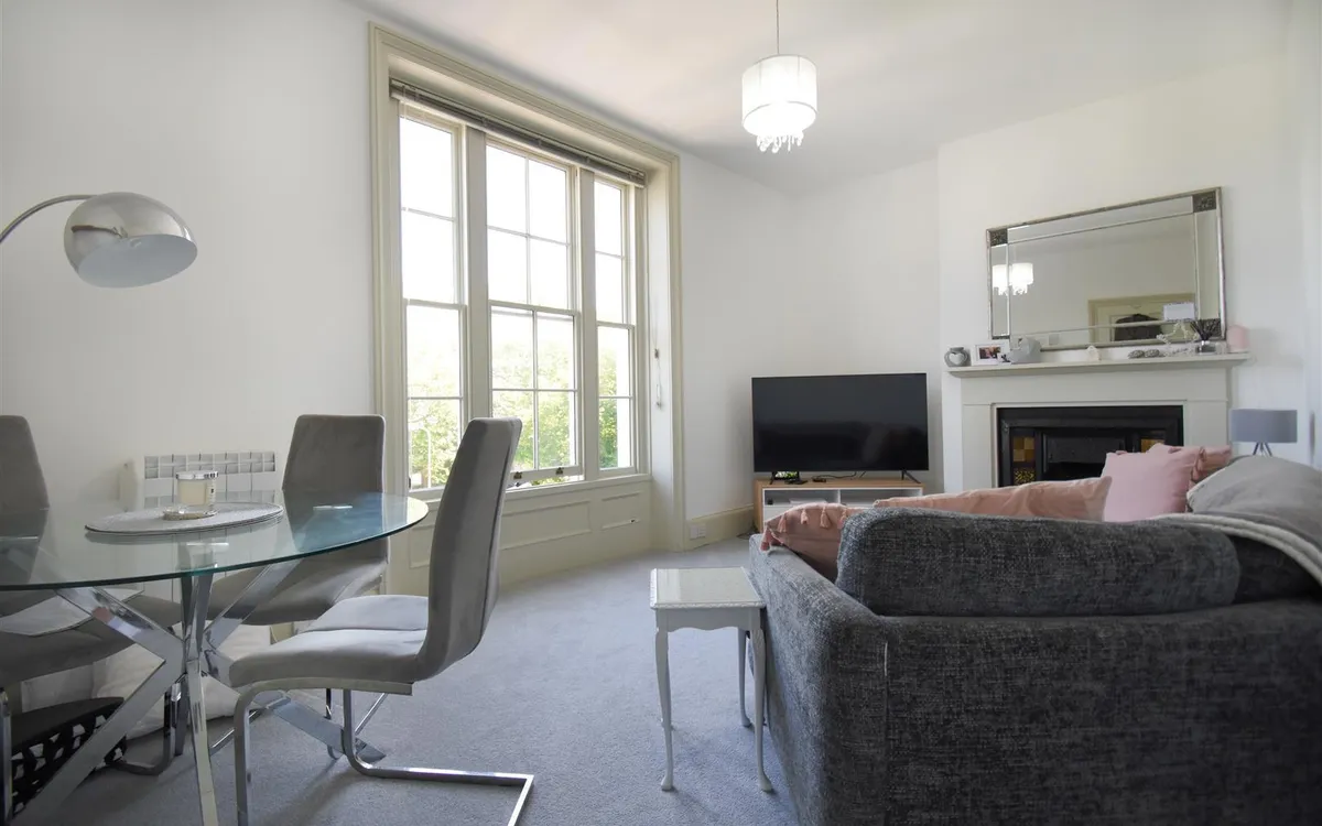 Rouge bouillon st helier 34603077 dsc 0004