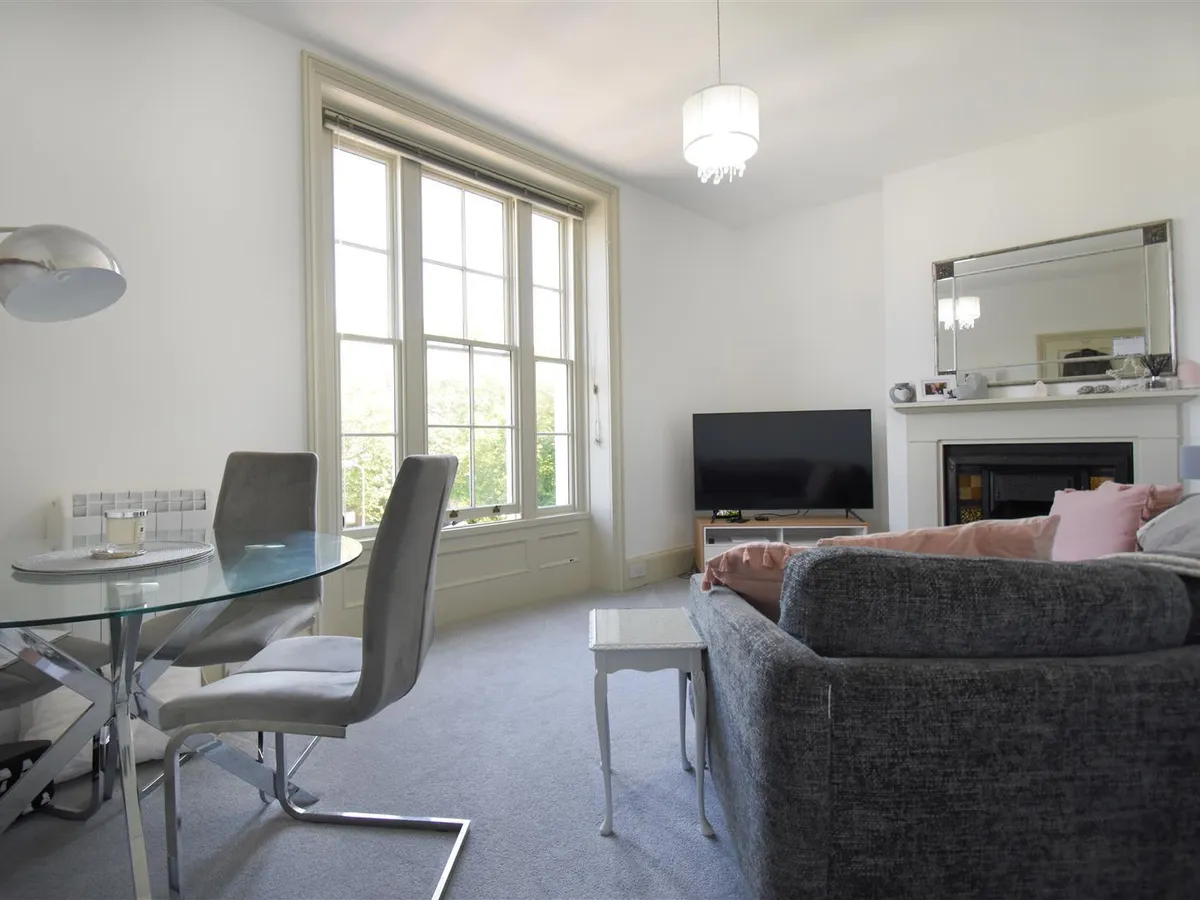 Rouge bouillon st helier 34603077 dsc 0004