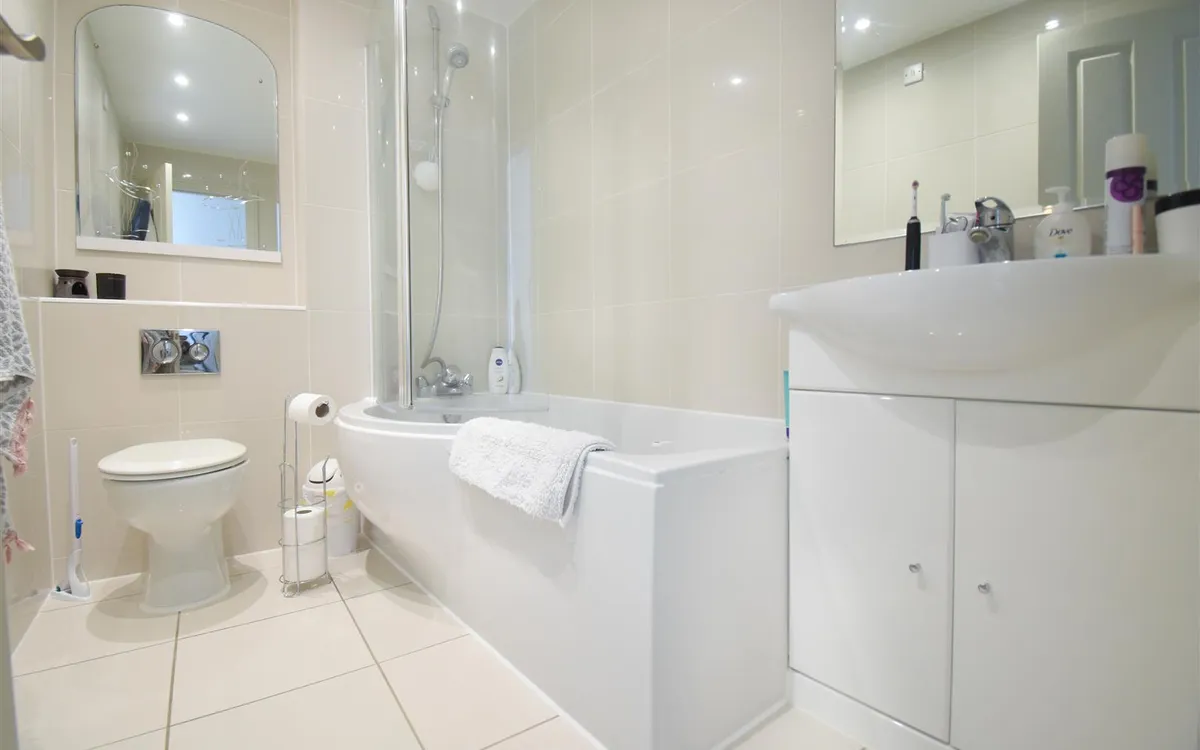 Rouge bouillon st helier 34603077 dsc 0007