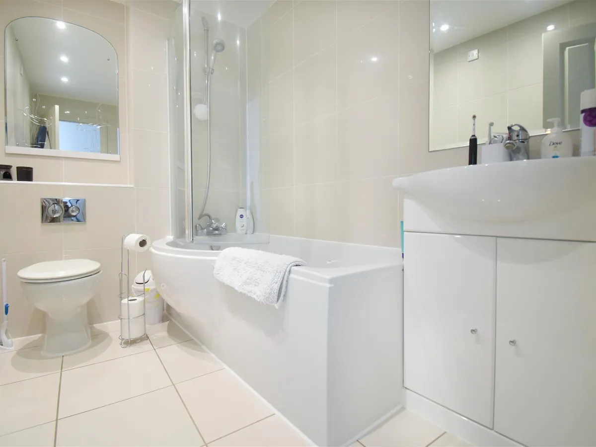 Rouge bouillon st helier 34603077 dsc 0007