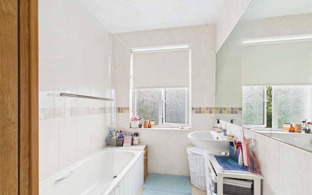 Regent road 34608627 cam05512 g0 pr0047 still005