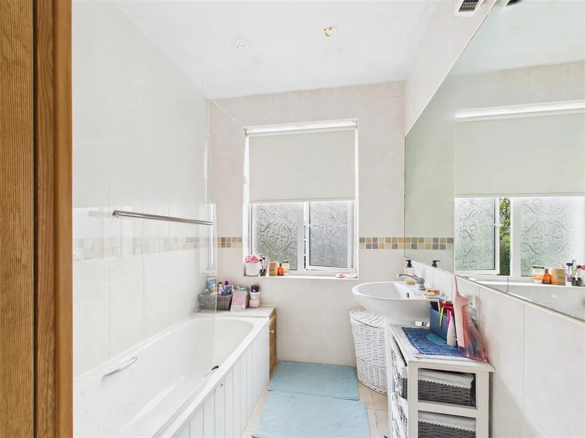 Regent road 34608627 cam05512 g0 pr0047 still005