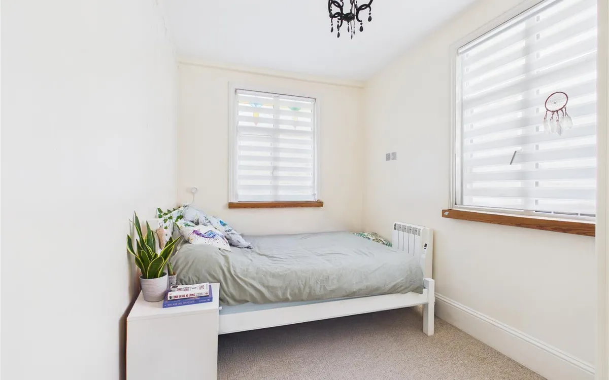 Regent road 34608627 cam05512 g0 pr0047 still006