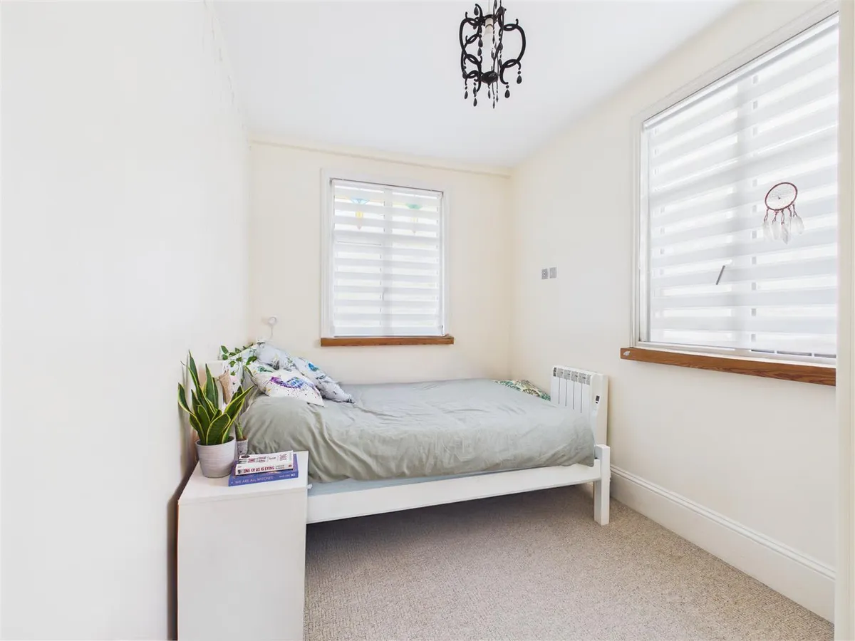 Regent road 34608627 cam05512 g0 pr0047 still006