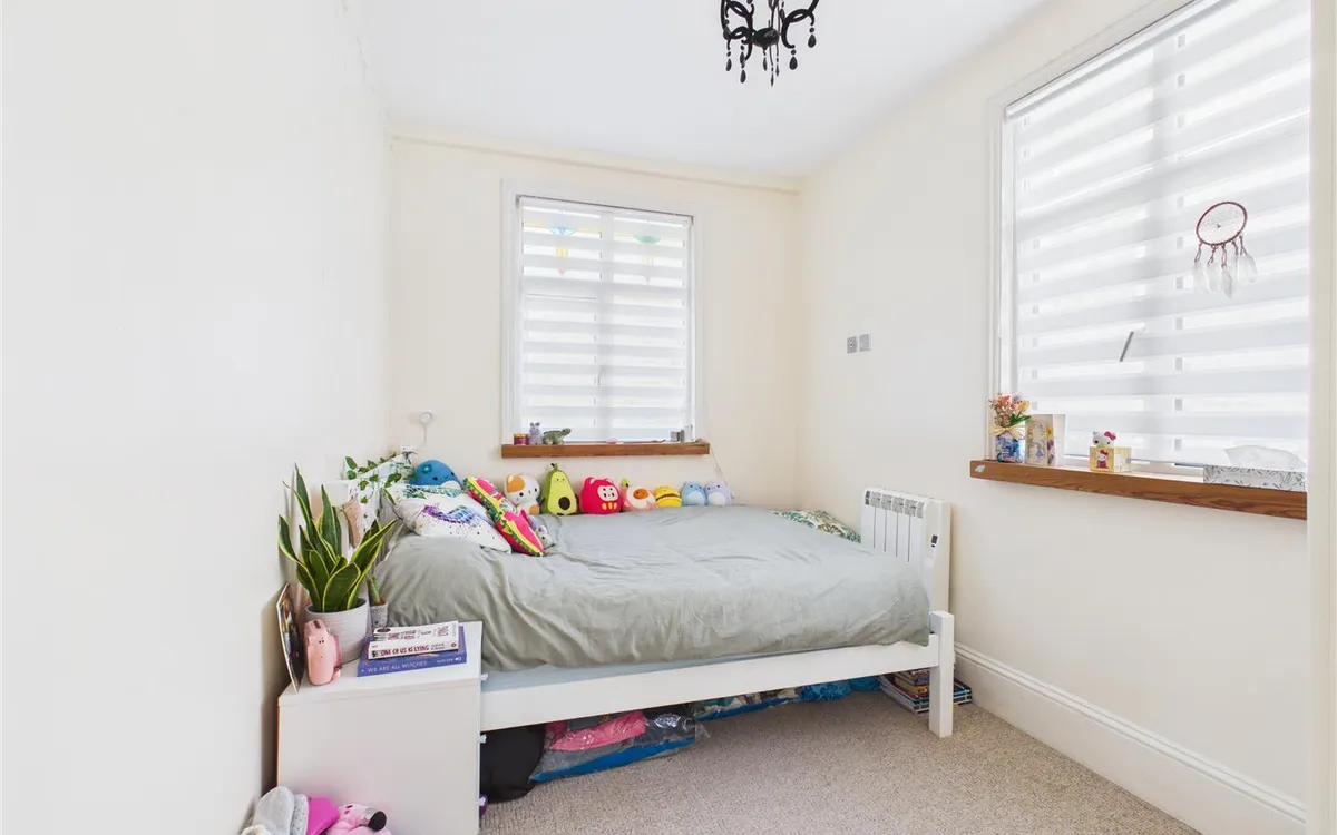 Regent road 34608627 cam05512 g0 pr0047 still007