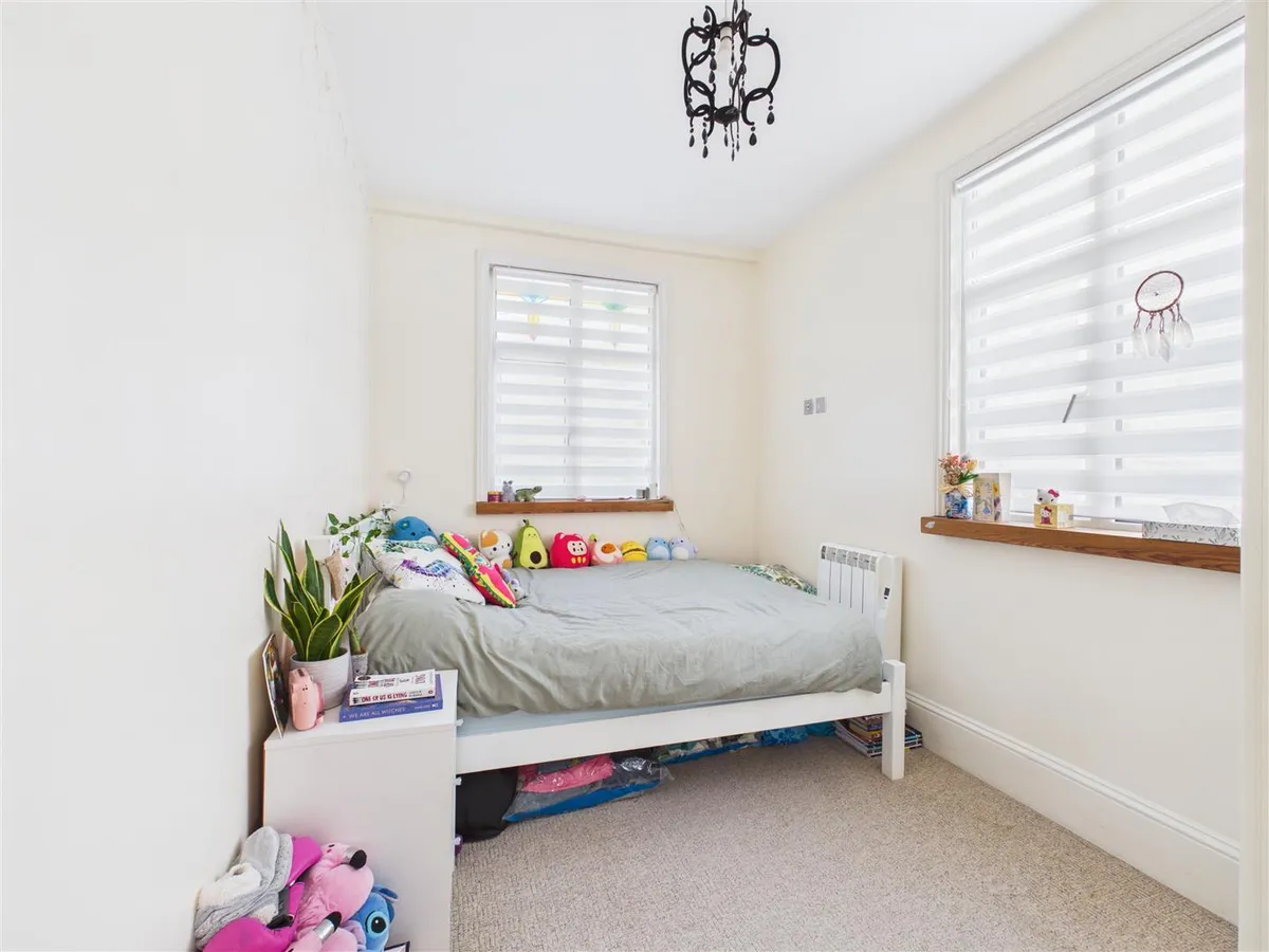 Regent road 34608627 cam05512 g0 pr0047 still007