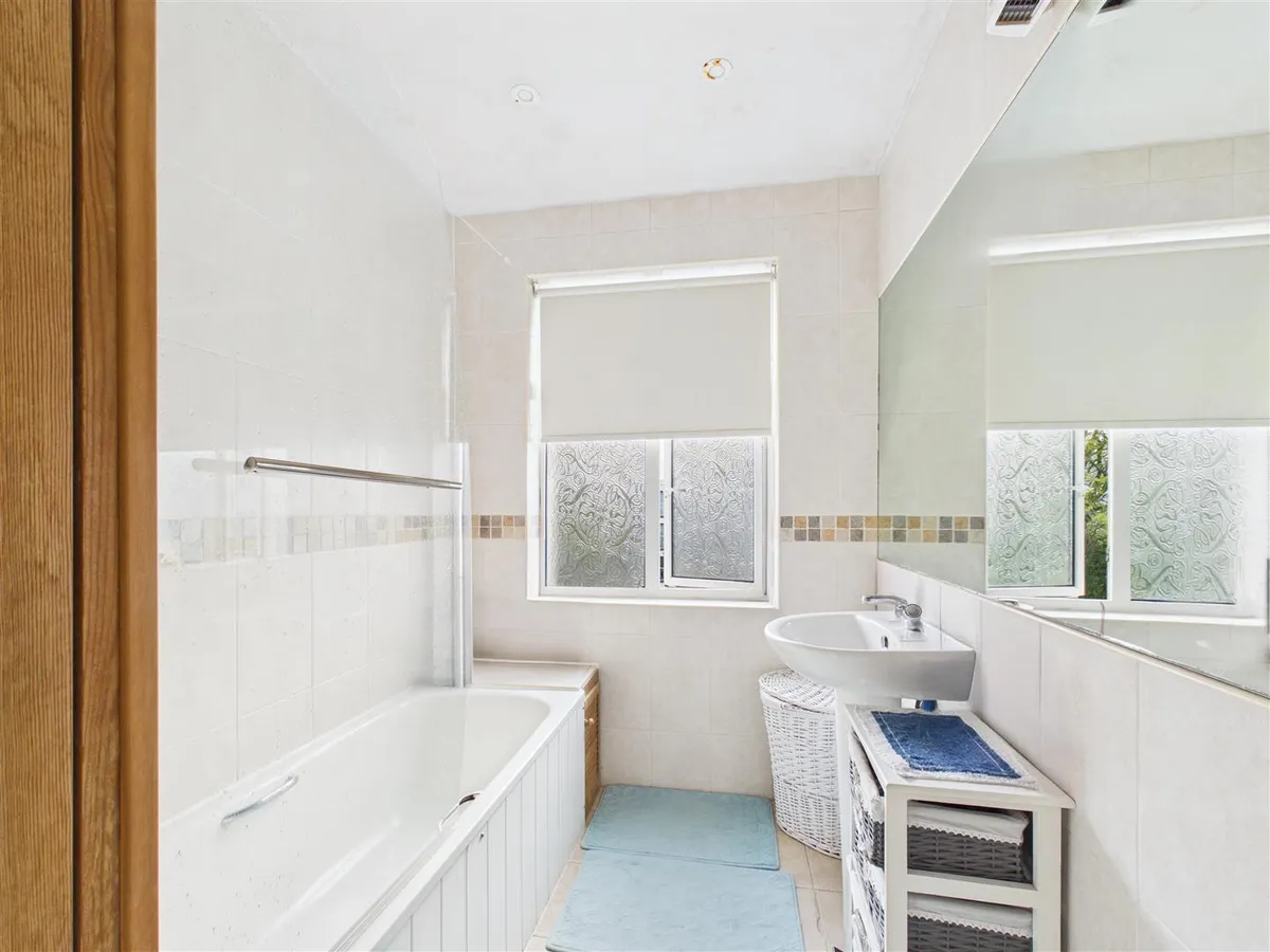 Regent road 34608627 cam05512 g0 pr0047 still007