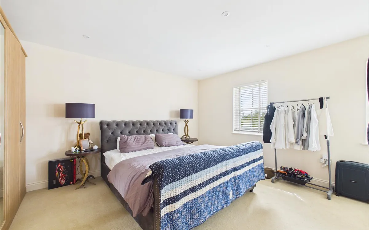 La rue du pontlietaut st clement 34612407 cam05512 g0 pr0048 still012