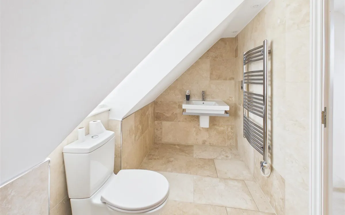 La rue du pontlietaut st clement 34612407 cam05512 g0 pr0048 still017