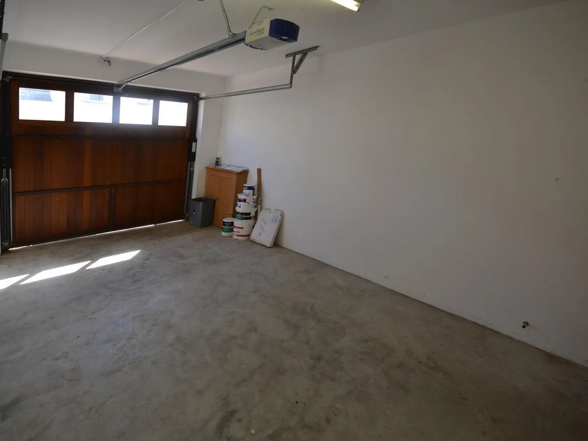 La rue du pontlietaut st clement 34612407 cam05512 g0 pr0048 still017