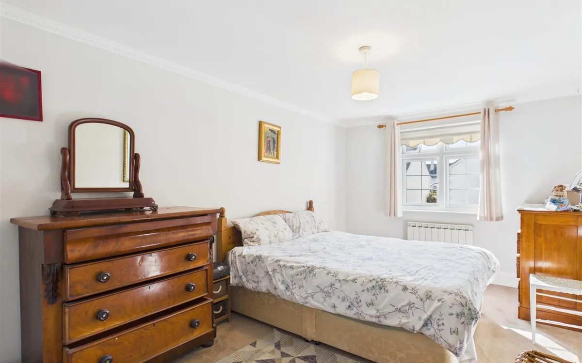 La rue du hocq st clement 34948075 cam05512 g0 pr0071 still002