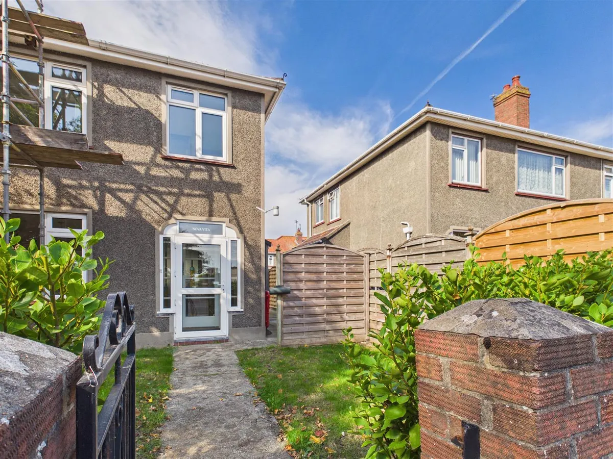 Bagatelle road st saviour 34924485 cam05512 g0 pr0074 still010