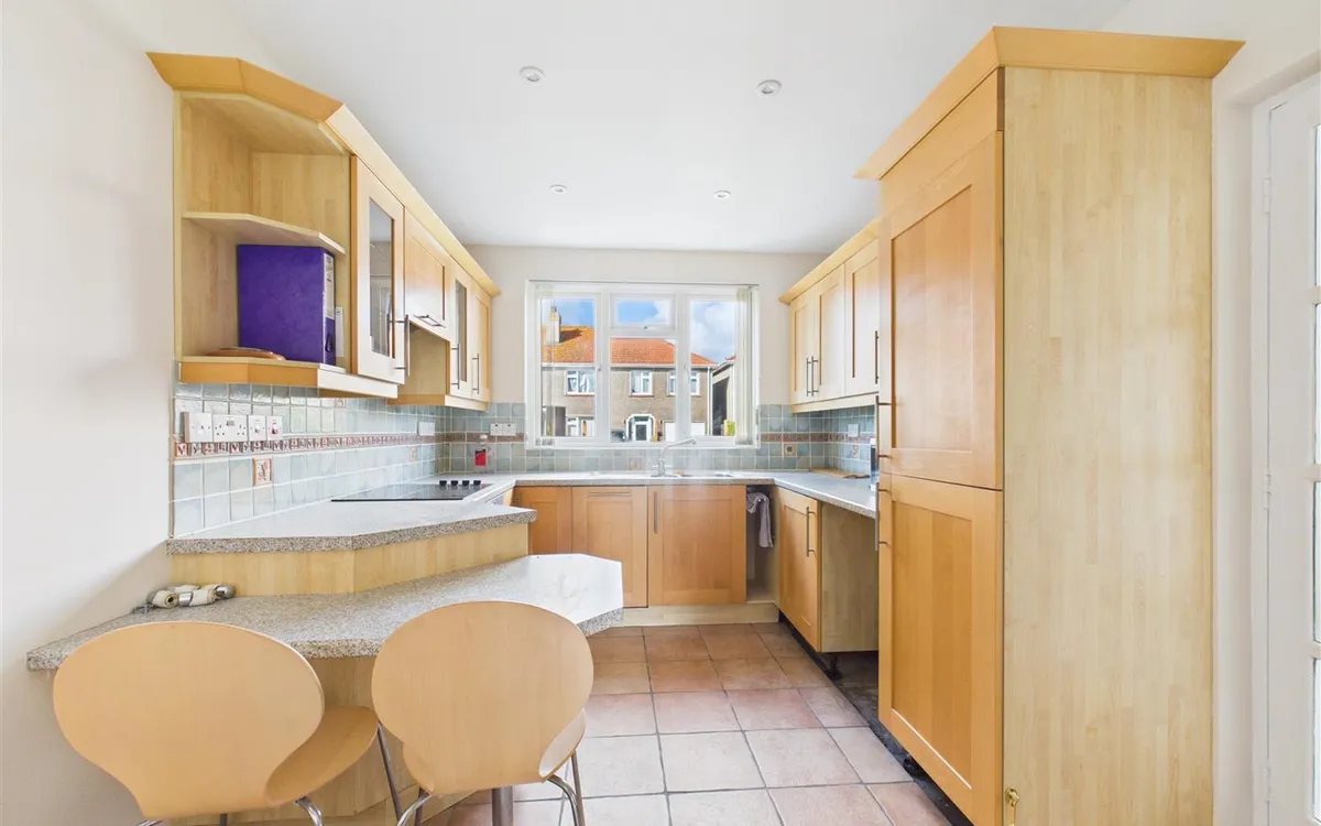 Bagatelle road st saviour 34924485 cam05512 g0 pr0074 still012