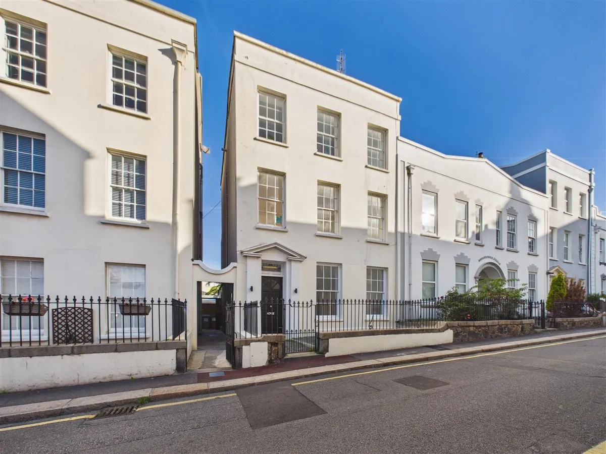 Vauxhall street st helier 34971120 cam05512 g0 pr0078 still018
