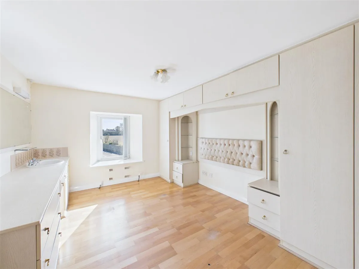 Rue de la trappe millais st quens 34979404 cam05512 g0 pr0079 still007