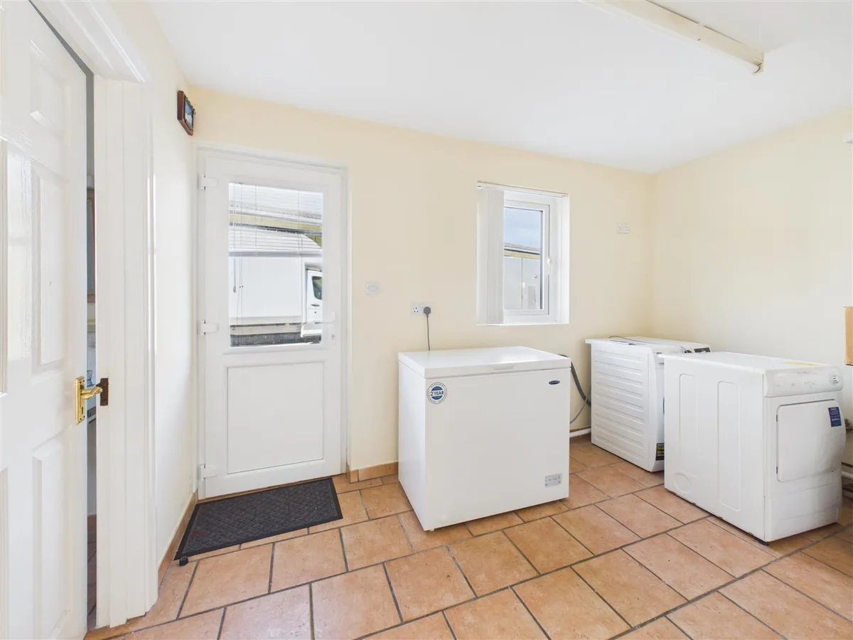 Rue de la trappe millais st quens 34979404 cam05512 g0 pr0079 still020