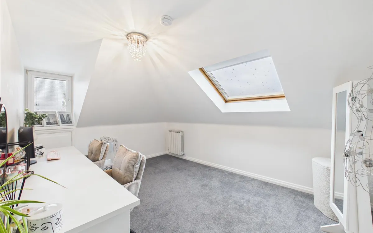 Upper kings cliff st helier 34987373 cam05512 g0 pr0082 still009