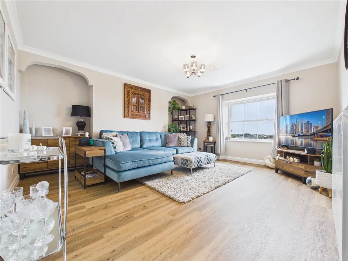 Upper kings cliff st helier 34987373 cam05512 g0 pr0082 still002