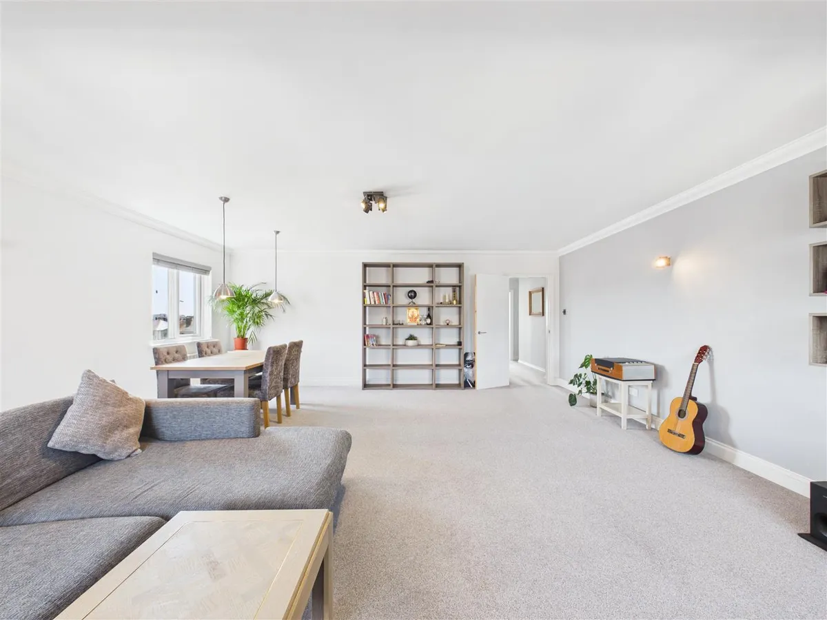 Victoria road st saviour 34640981 cam05512 g0 pr0050 still011