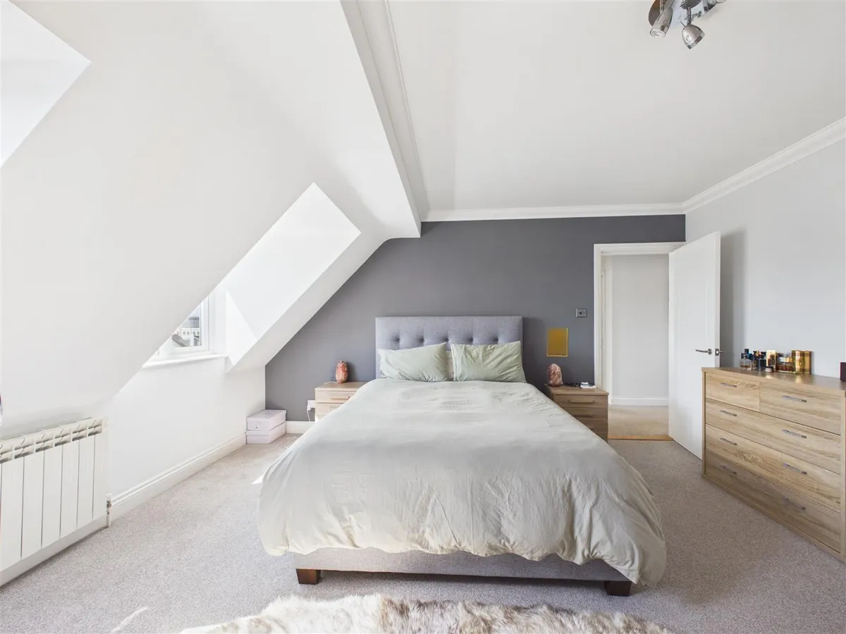 Victoria road st saviour 34640981 cam05512 g0 pr0050 still005