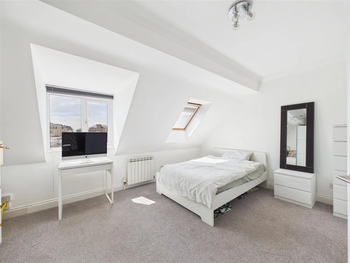 Victoria road st saviour 34640981 cam05512 g0 pr0050 still003