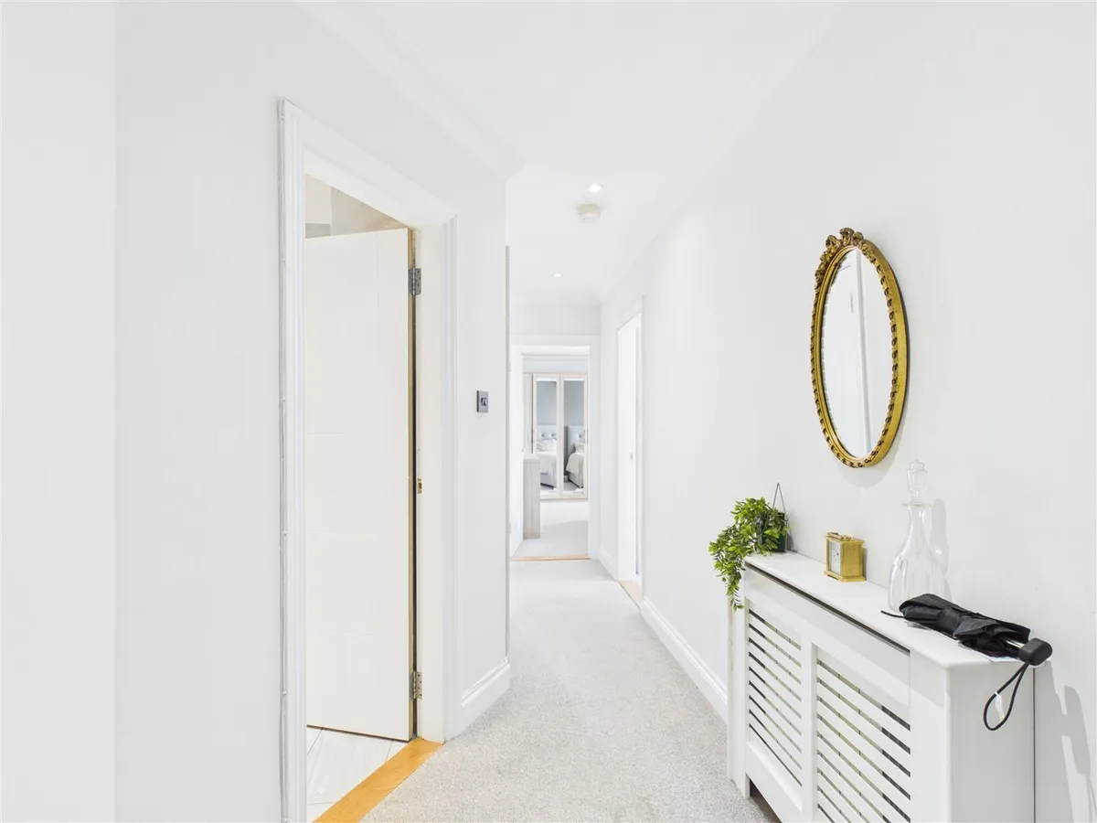 Victoria road st saviour 34640981 cam05512 g0 pr0050 still002