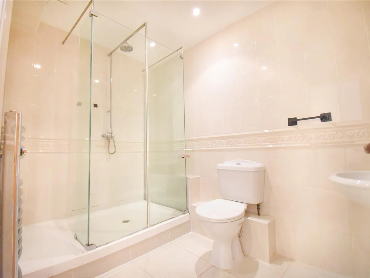 Wesley street st helier 34642307 dsc 0151