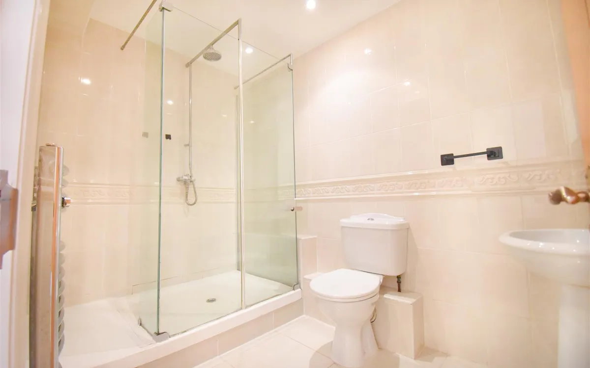 Wesley street st helier 34642307 dsc 0154