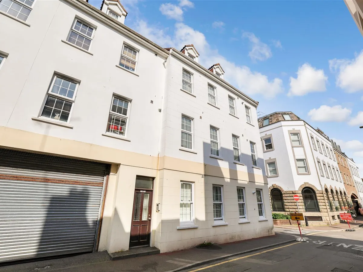 Wesley street st helier 34642307 dsc 0154