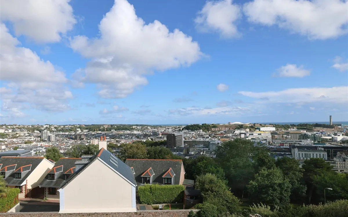 Westmount road st helier 34094443 ei8 a1124 2