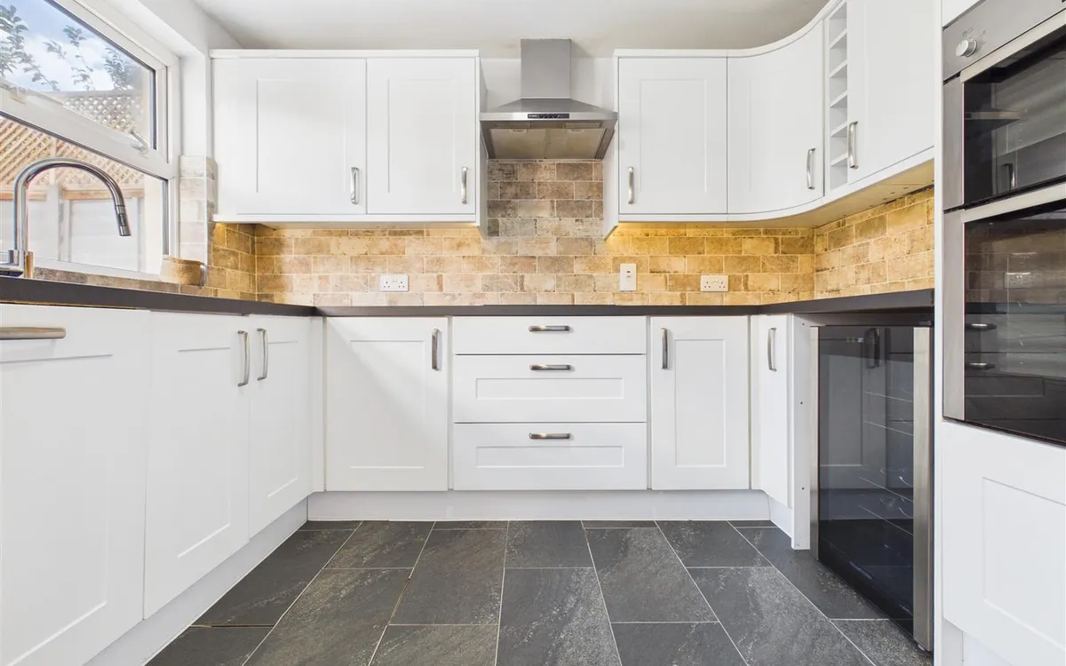 Simon place st helier 35011427 cam05512 g0 pr0086 still001