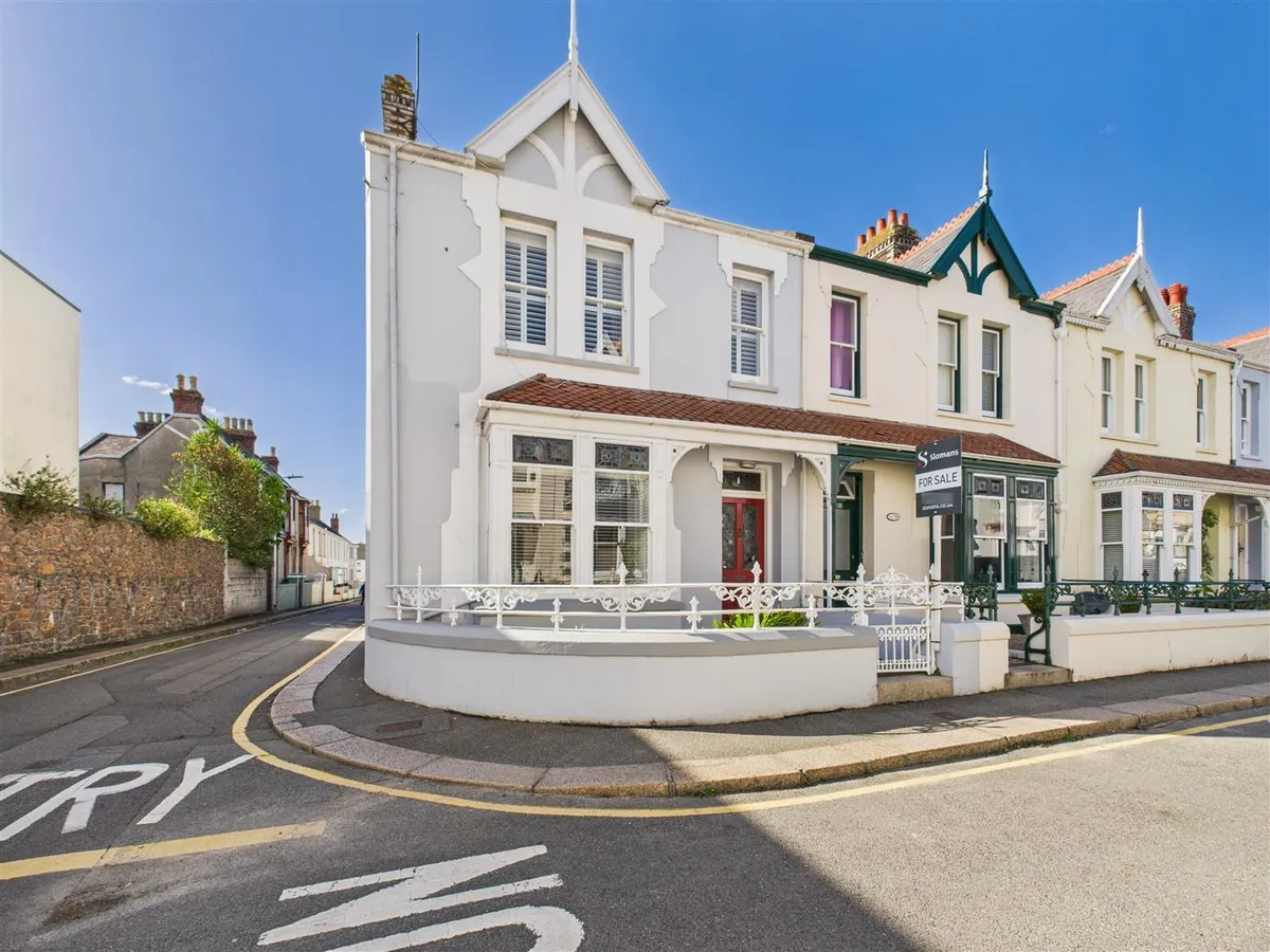 Beach road st saviour 34204610 cam05512 g0 pr0022 still004