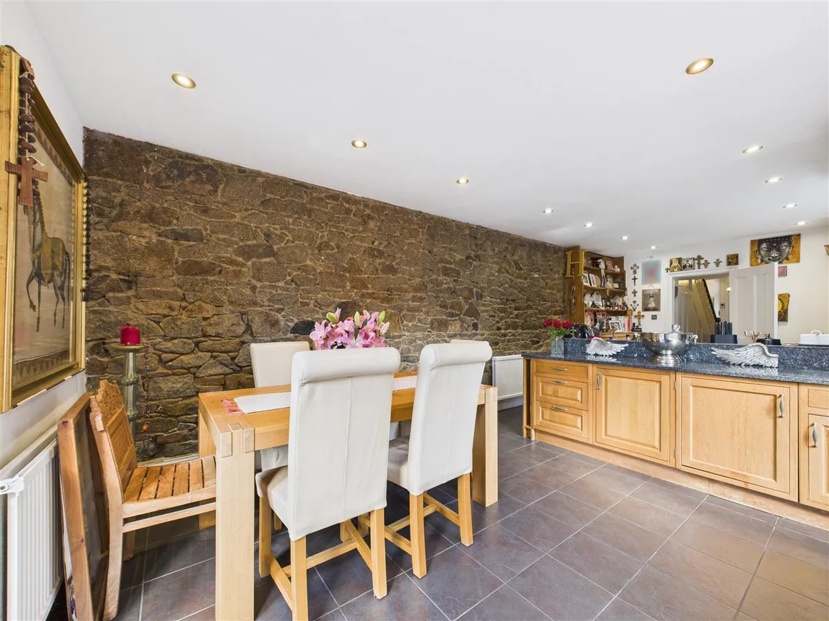 Beach road st saviour 34204610 cam05512 g0 pr0021 still018