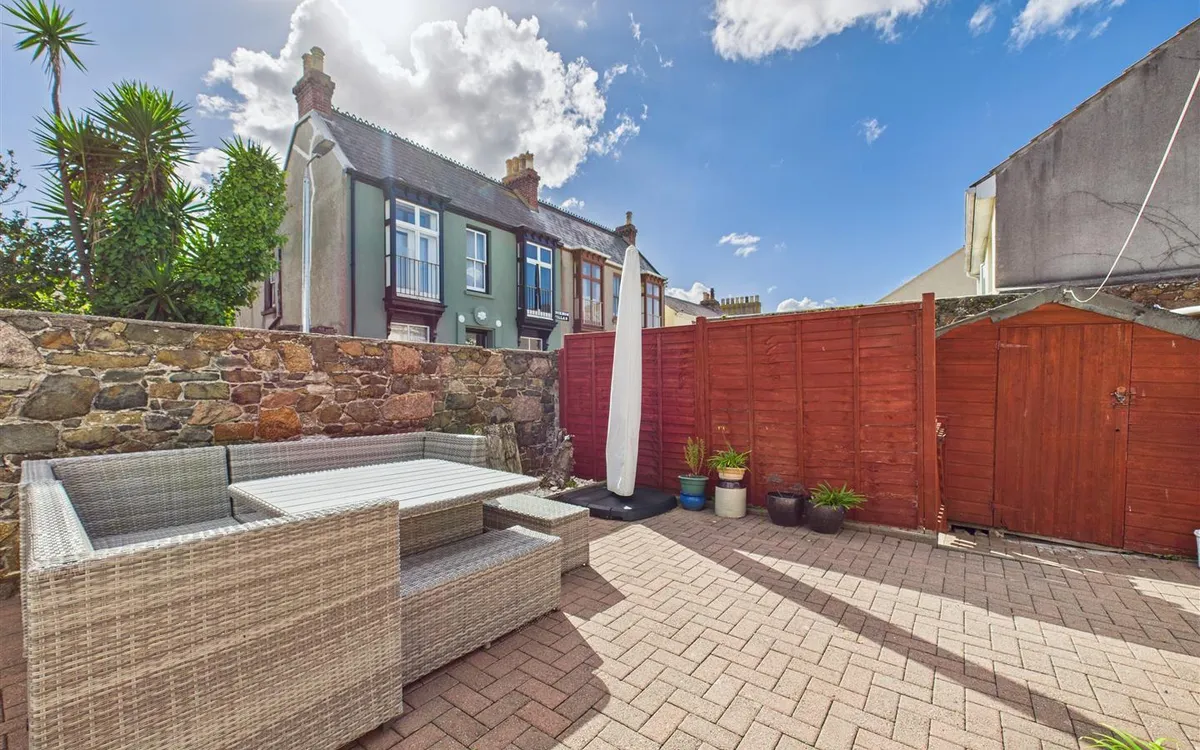 Beach road st saviour 34204610 cam05512 g0 pr0021 still016