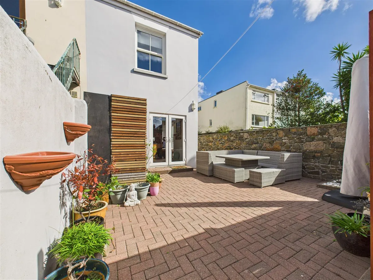 Beach road st saviour 34204610 cam05512 g0 pr0021 still017