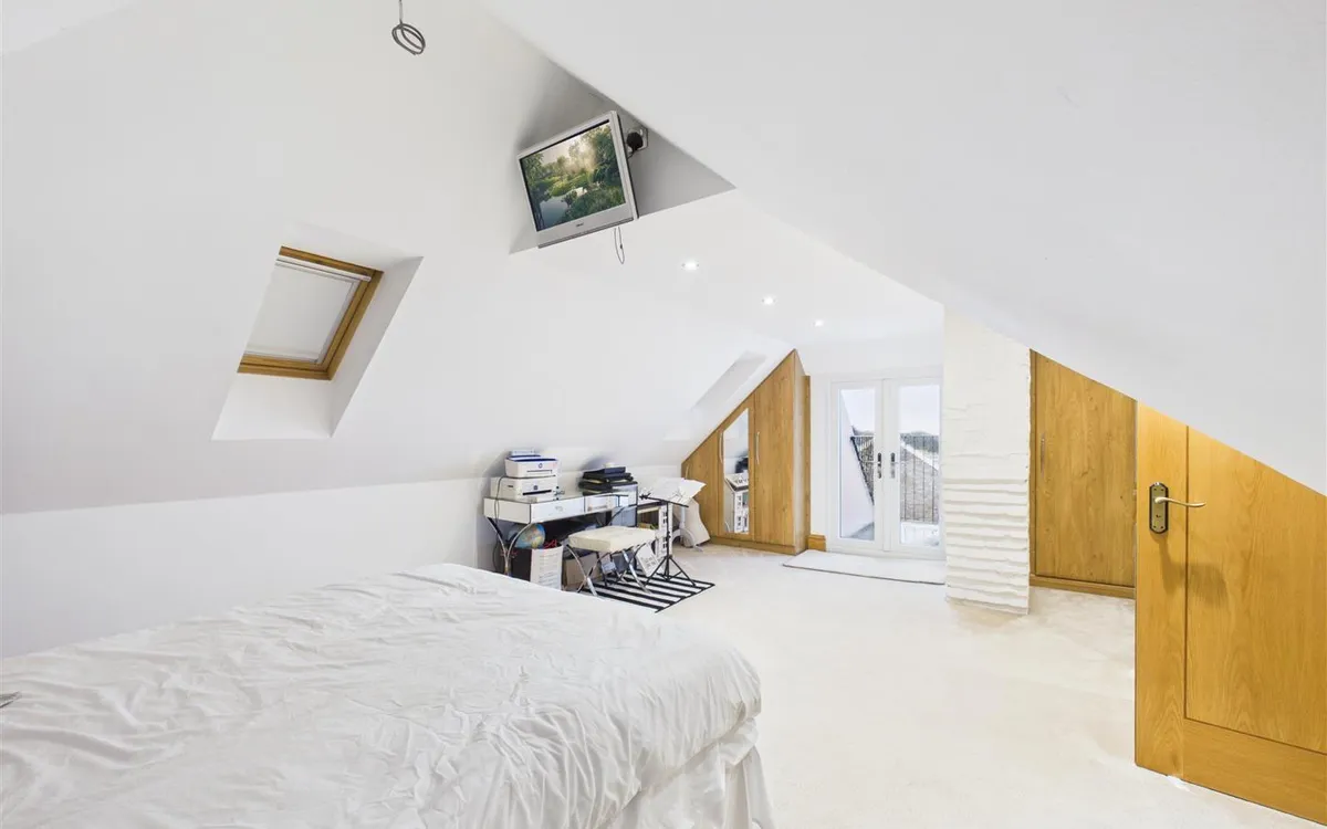 Le vieux beaumont st peter 35021781 cam05512 g0 pr0087 still030