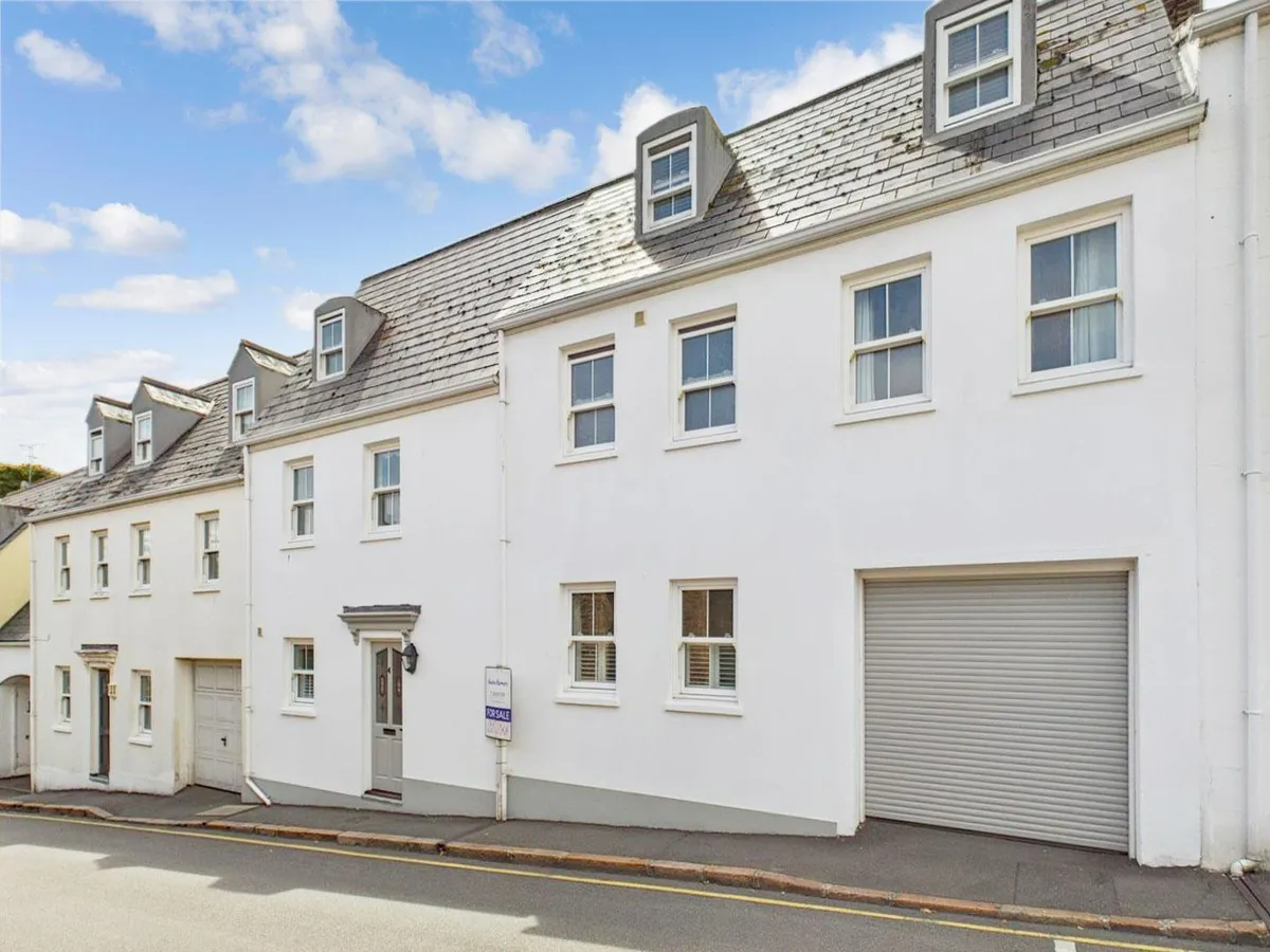 James road st helier 34653688 cam05512 g0 pr0009 still004
