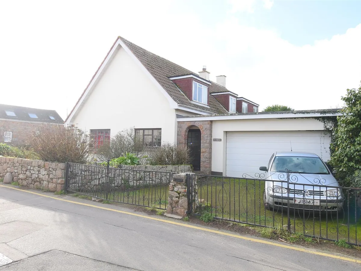 La route de plemont st ouen 32055136 dsc 0005 copy