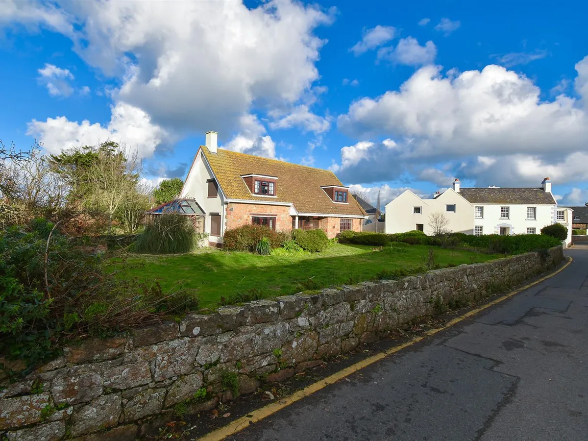 La route de plemont st ouen 32055136 dsc 0998 copy