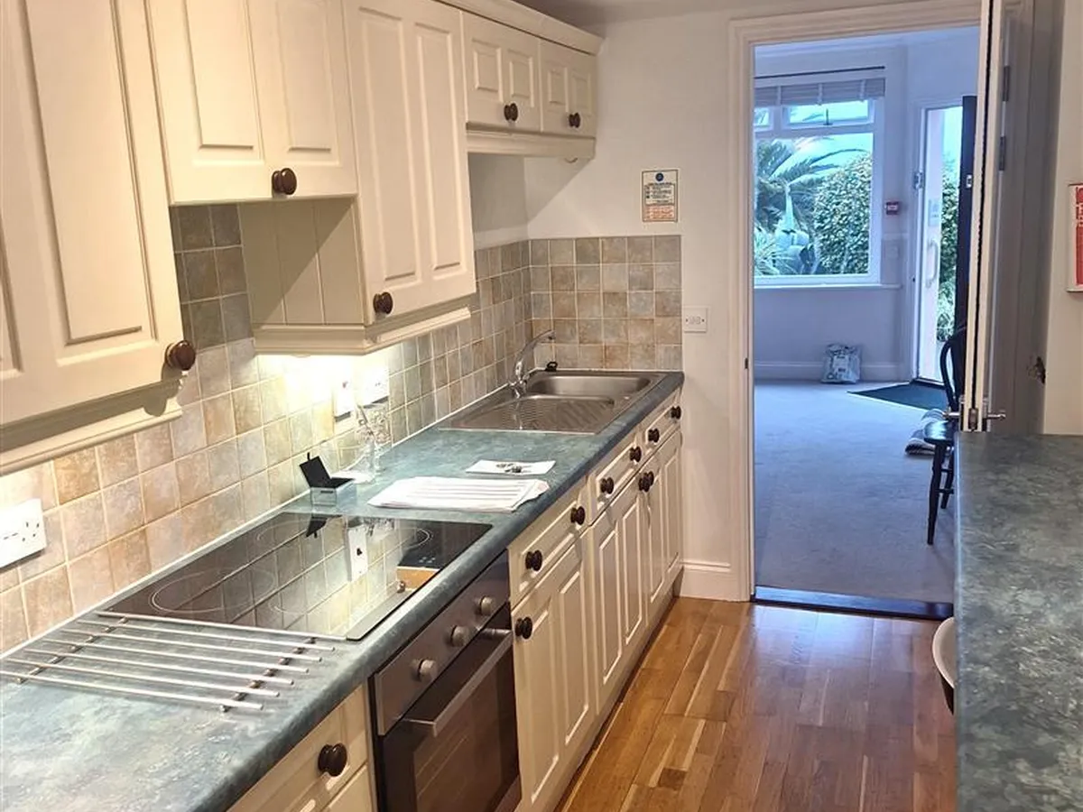 St andrews road st helier 34666300 no 6 bedroom small