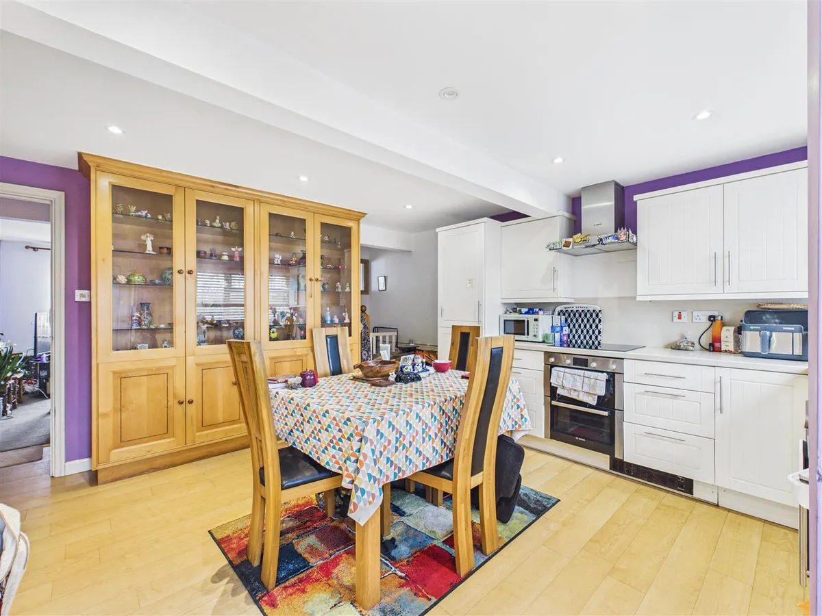 Upper kingscliff la pouquelaye 34670625 cam05512 g0 pr0051 still003