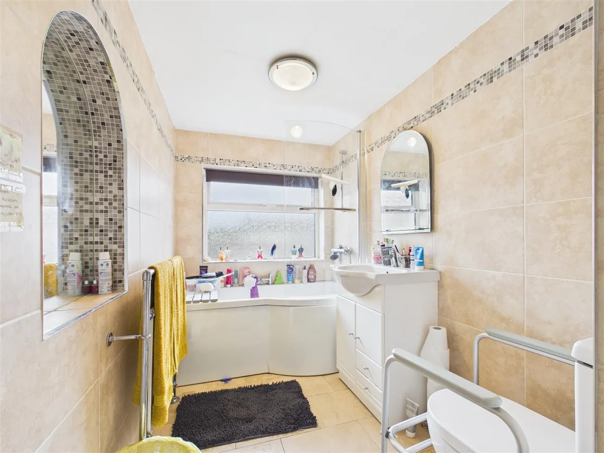 Upper kingscliff la pouquelaye 34670625 cam05512 g0 pr0051 still005