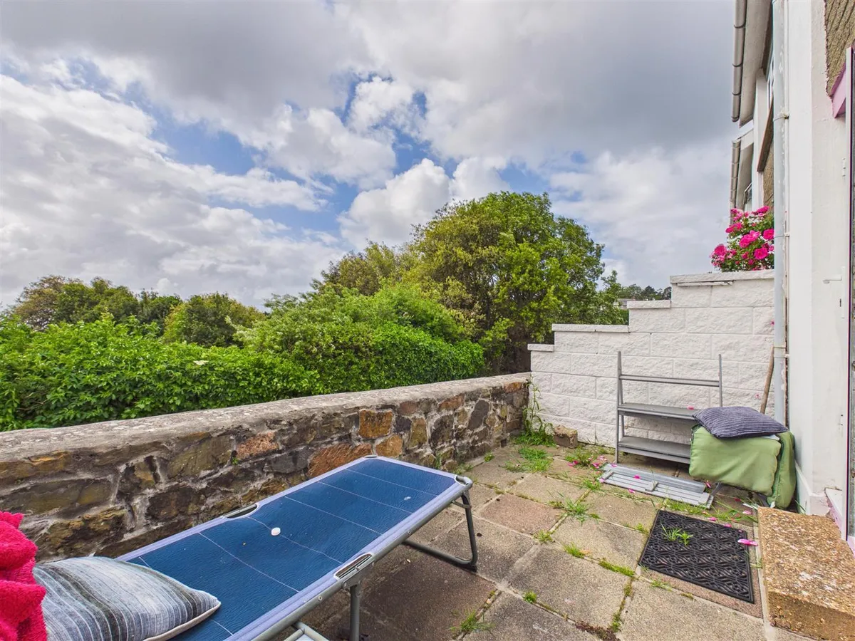 Upper kingscliff la pouquelaye 34670625 cam05512 g0 pr0051 still012