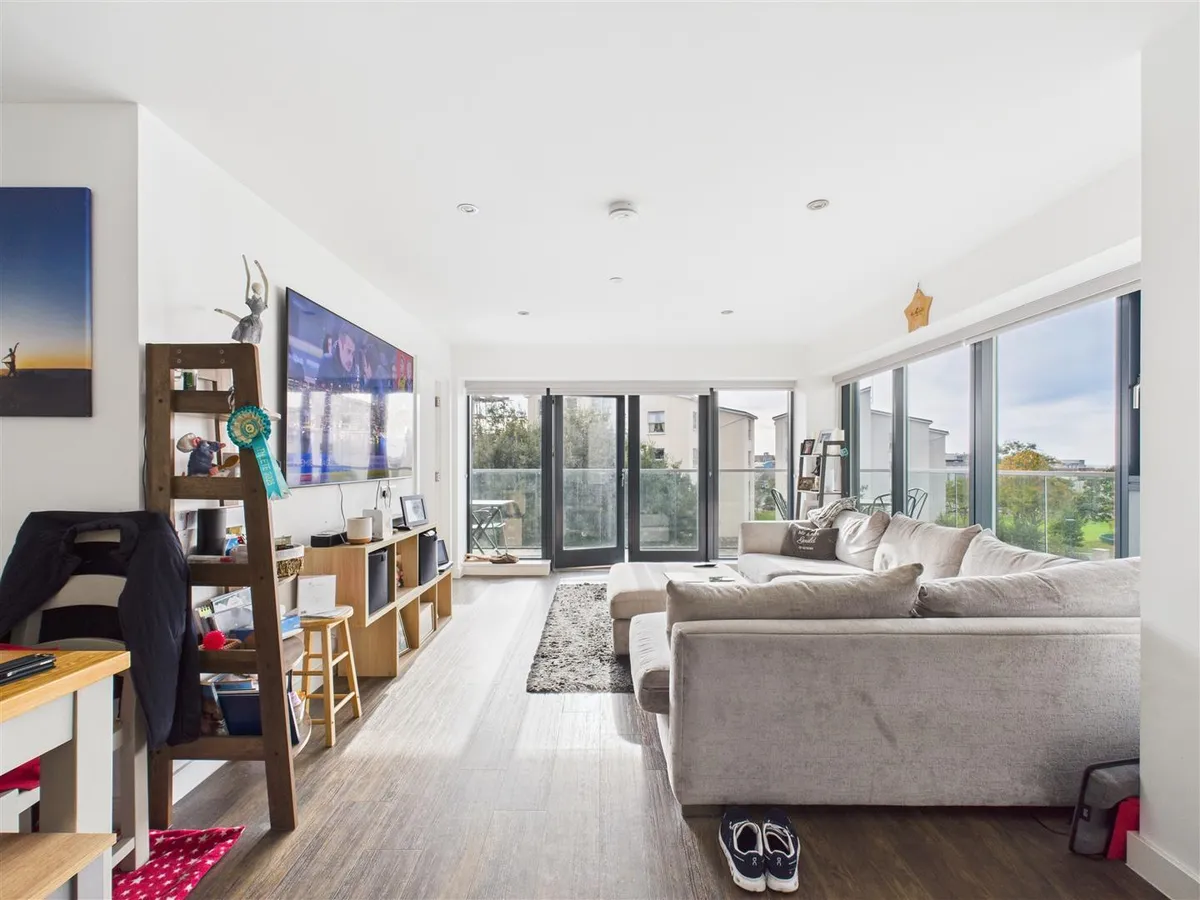 Westmount road 34250952 cam05512 g0 pr0026 still007