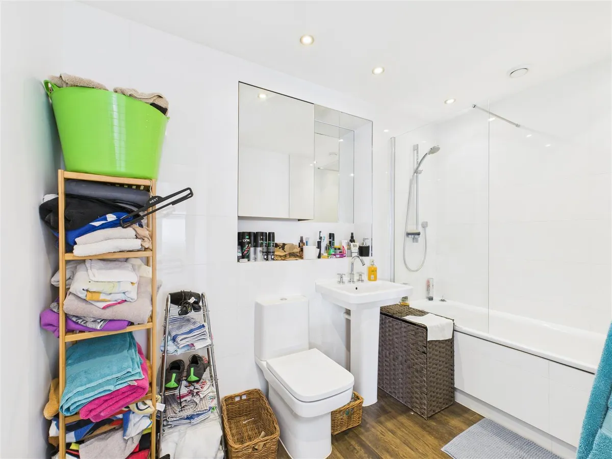 Westmount road 34250952 cam05512 g0 pr0026 still006