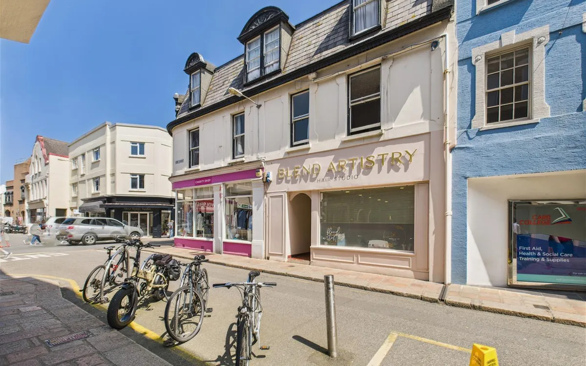 Don street st helier 34257018 cam05512 g0 pr0011 still012